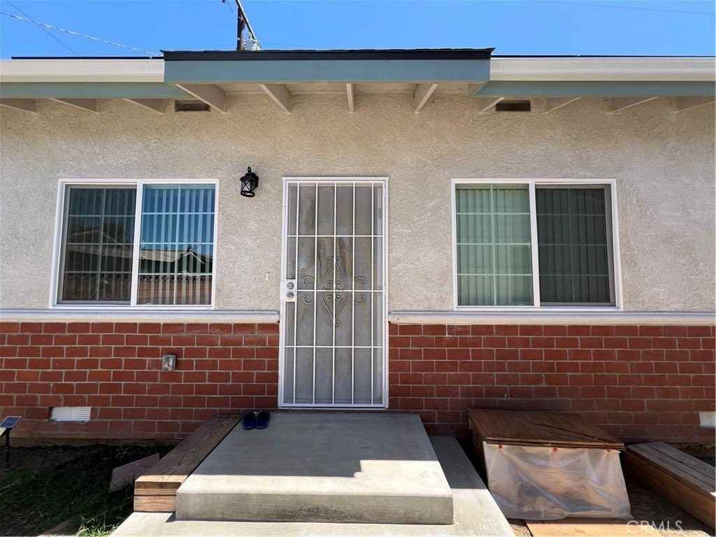 1501 W Delhaven St - Photo 2 of 11