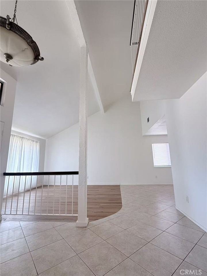 1360 N Hacienda Dr - Photo 3 of 12