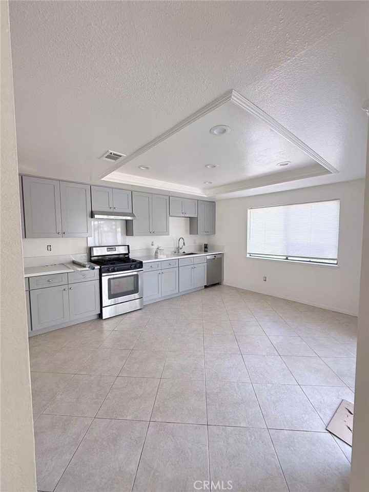 1360 N Hacienda Dr - Photo 5 of 12