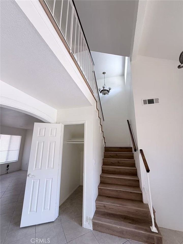 1360 N Hacienda Dr - Photo 6 of 12