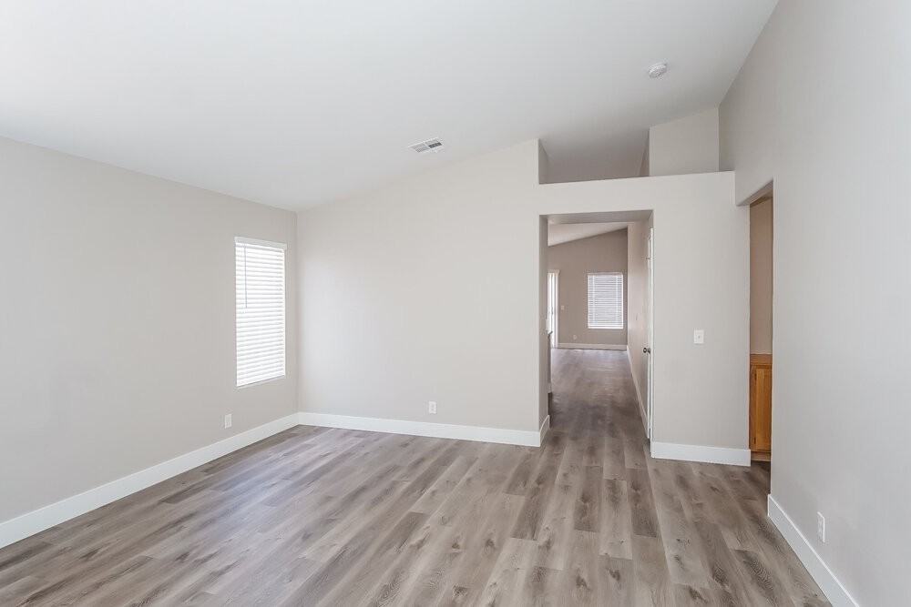 9412 Morehouse Pl - Photo 3 of 16