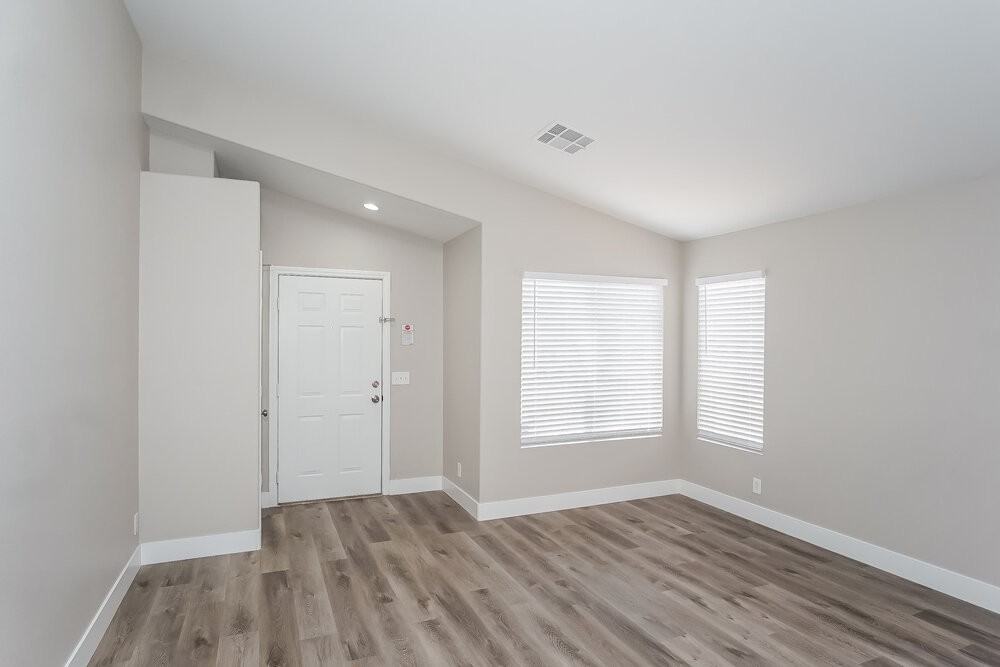 9412 Morehouse Pl - Photo 4 of 16