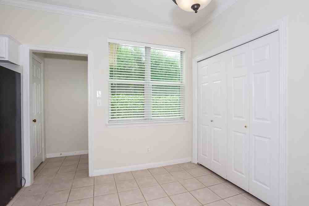 1907 Doliver Cir - Photo 7 of 17