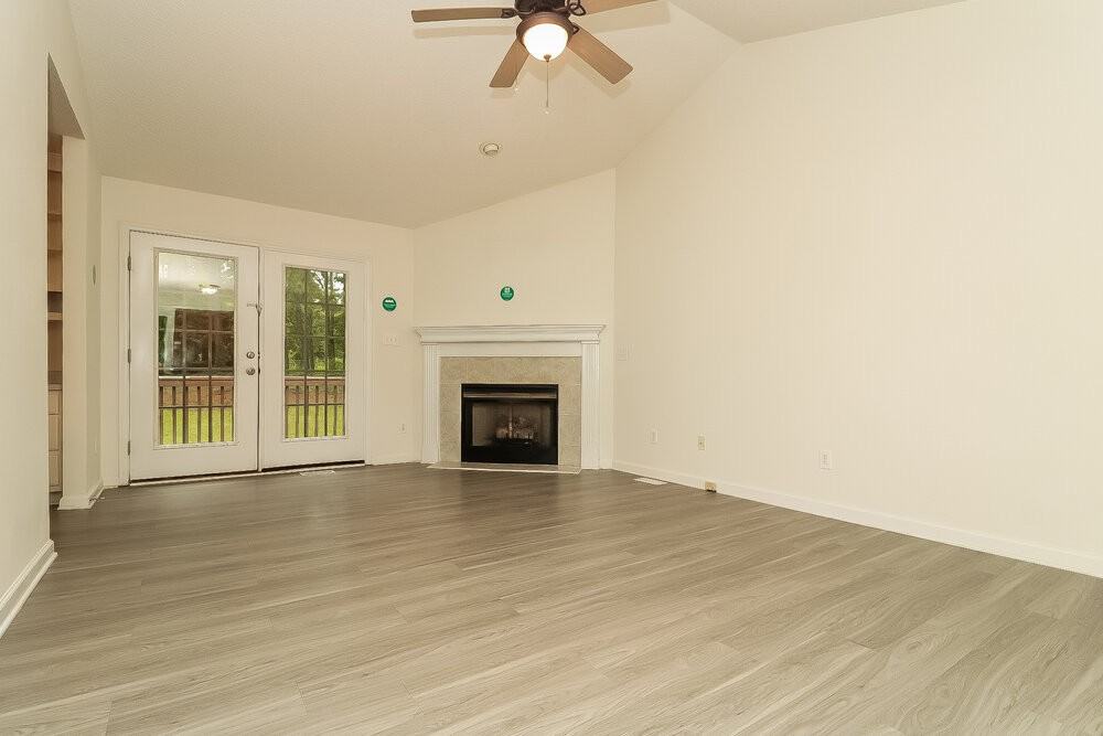 6728 Oviedo Dr - Photo 4 of 16