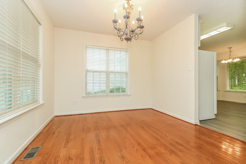 6728 Oviedo Dr - Photo 5 of 16