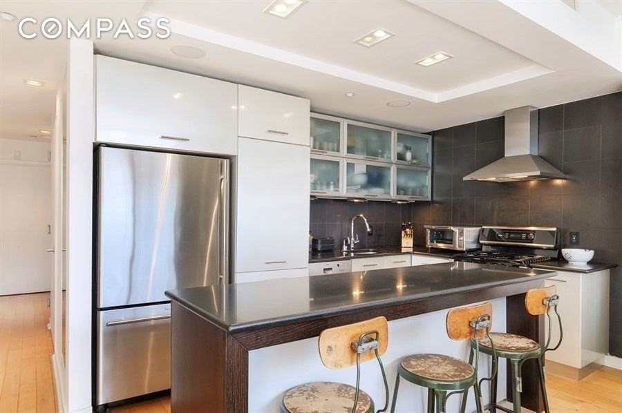 82 Guernsey St #2B - Photo 2 of 5