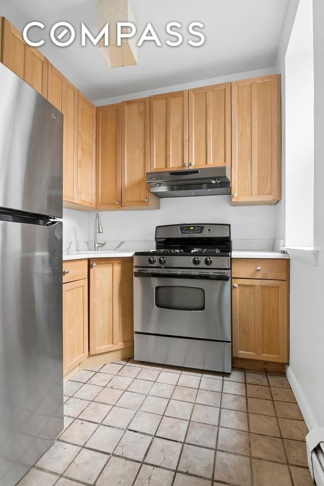 376 Saint Johns Pl #2A - Photo 5 of 11