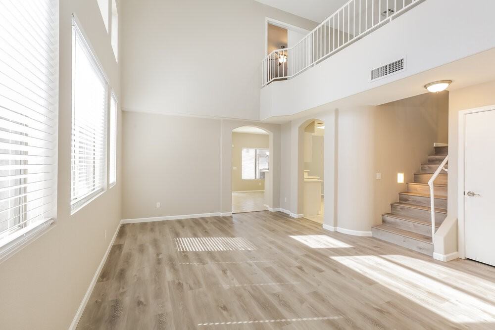 763 E Whitten St - Photo 4 of 17