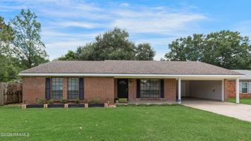 featured image of 118 Village Green Dr