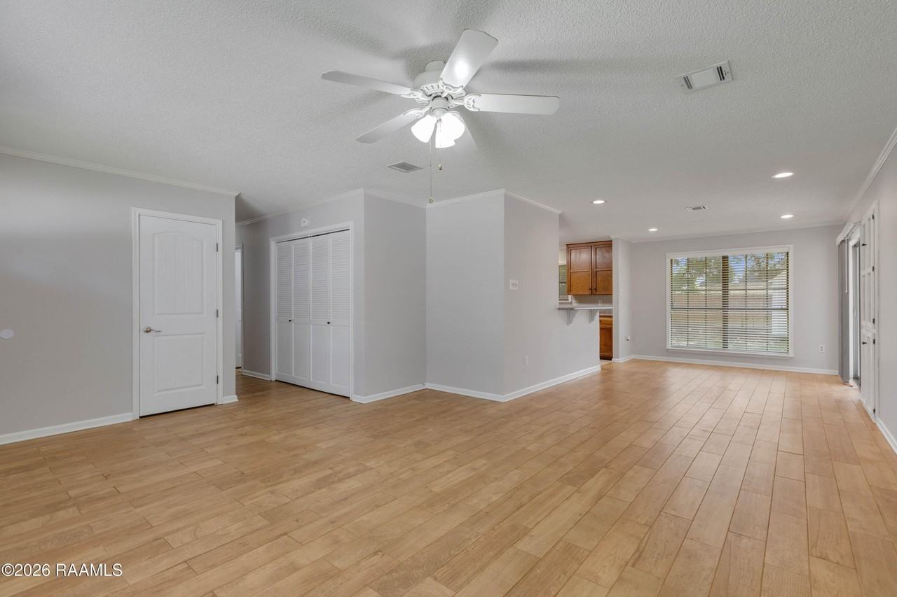 118 Village Green Dr - Photo 6 of 23