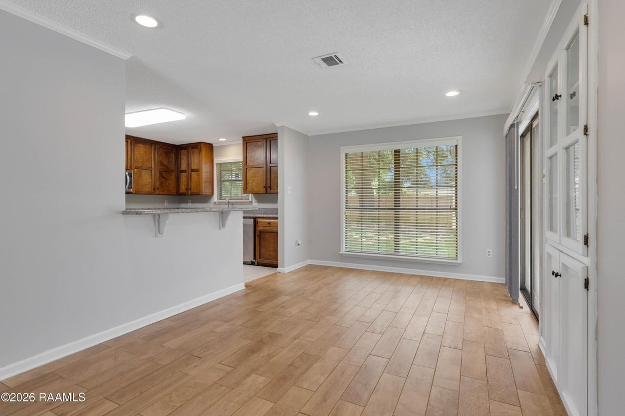 118 Village Green Dr - Photo 7 of 23