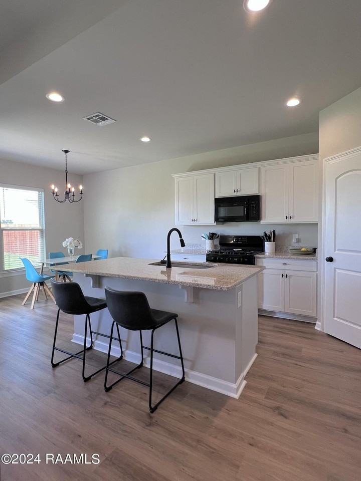 222 Weaver Way - Photo 5 of 22