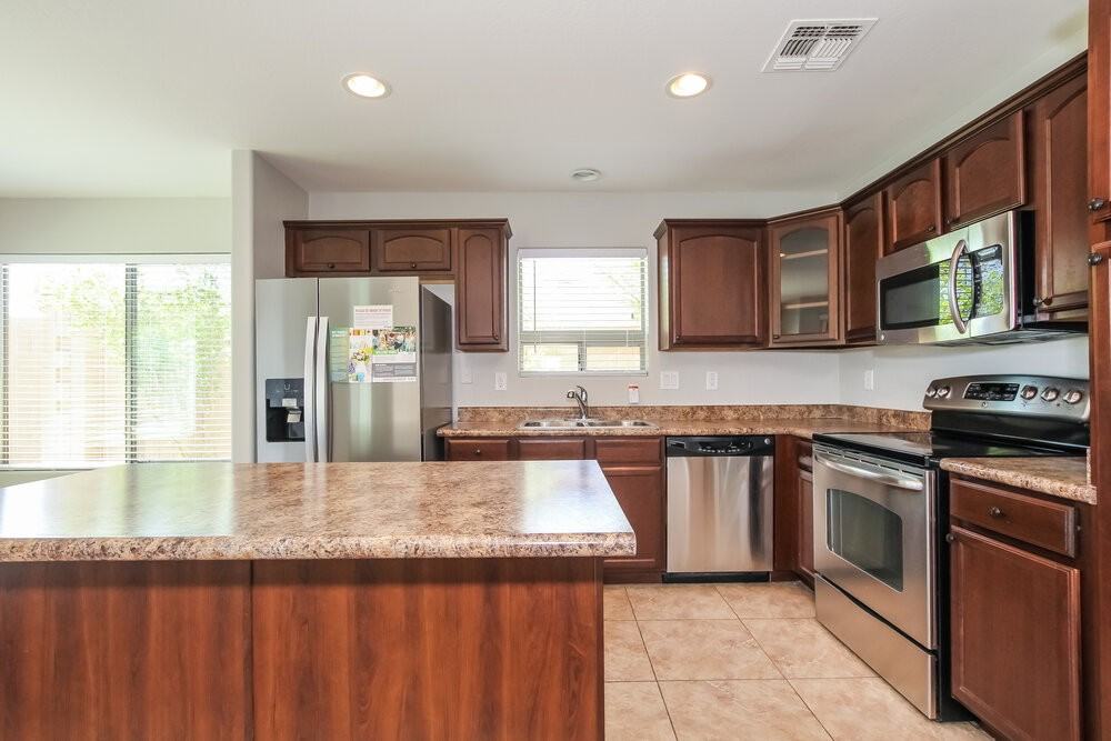 12471 N 75th Dr - Photo 6 of 15
