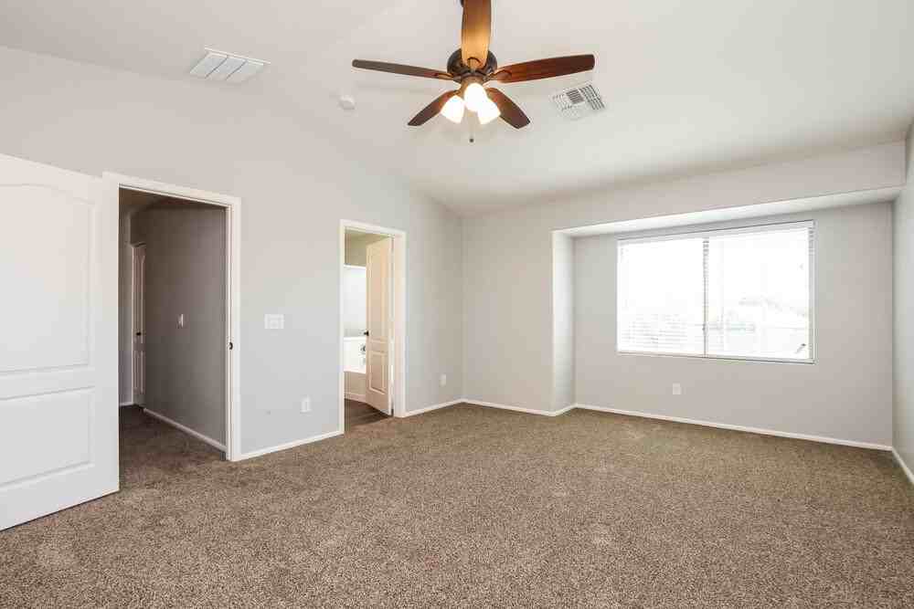 12471 N 75th Dr - Photo 7 of 15