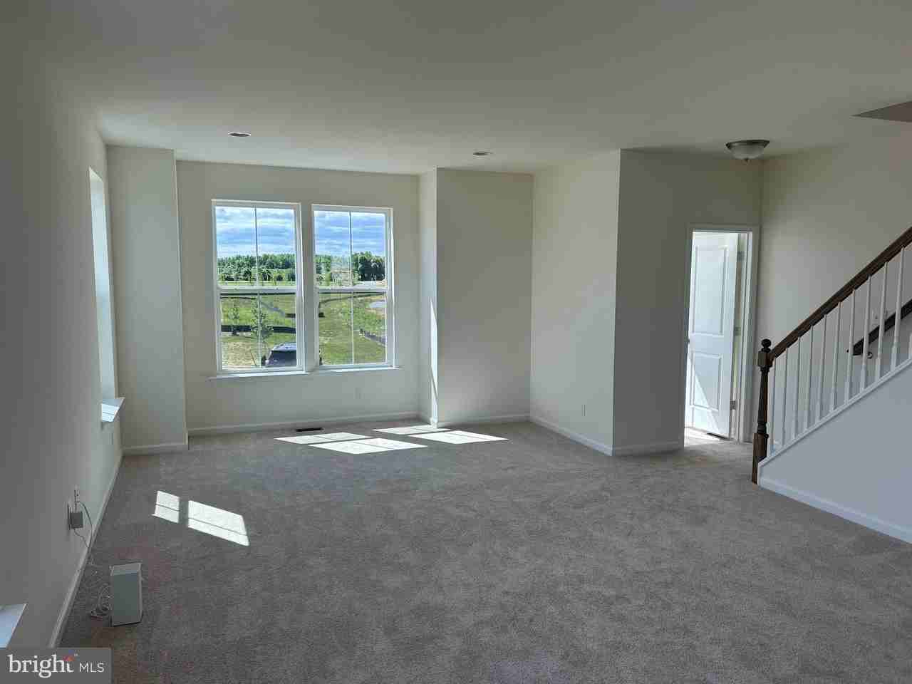 752 Rosler Way - Photo 3 of 14
