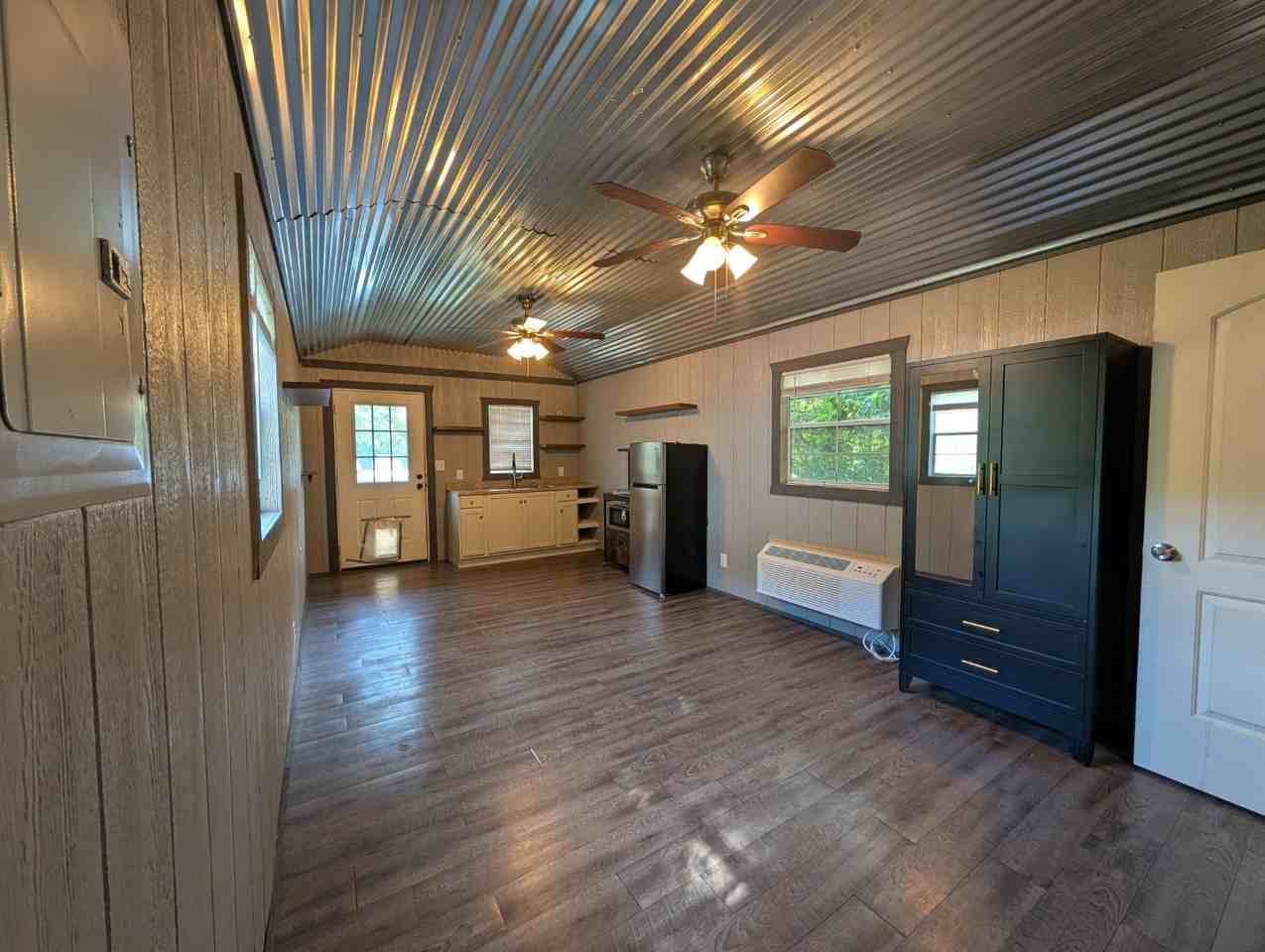 121 Green Lane - Photo 5 of 7