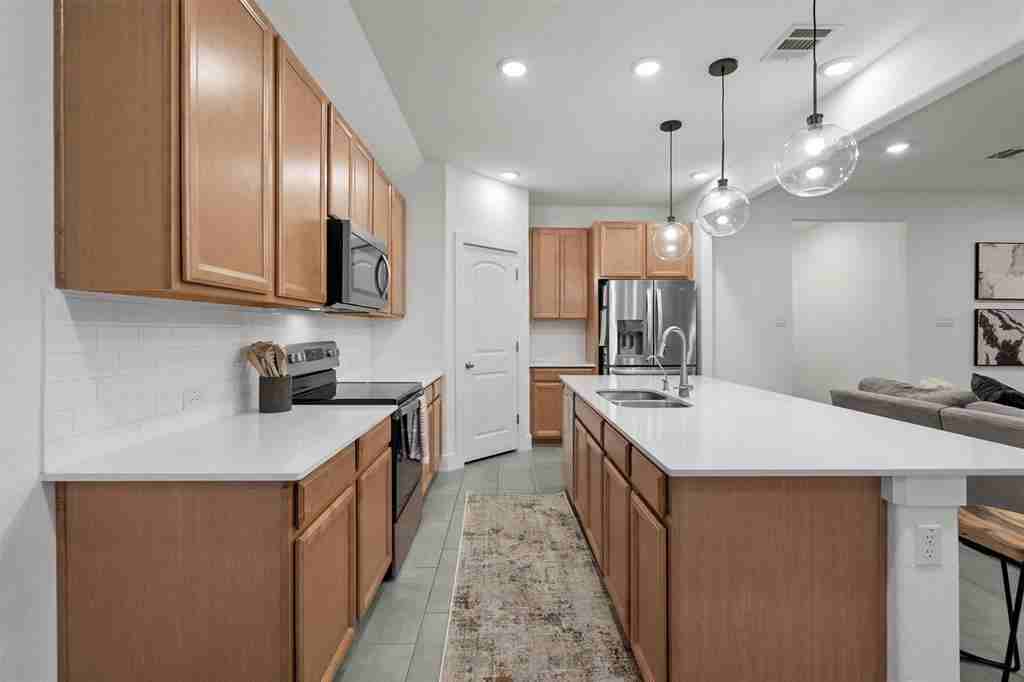 19328 Colgin Dr - Photo 7 of 31