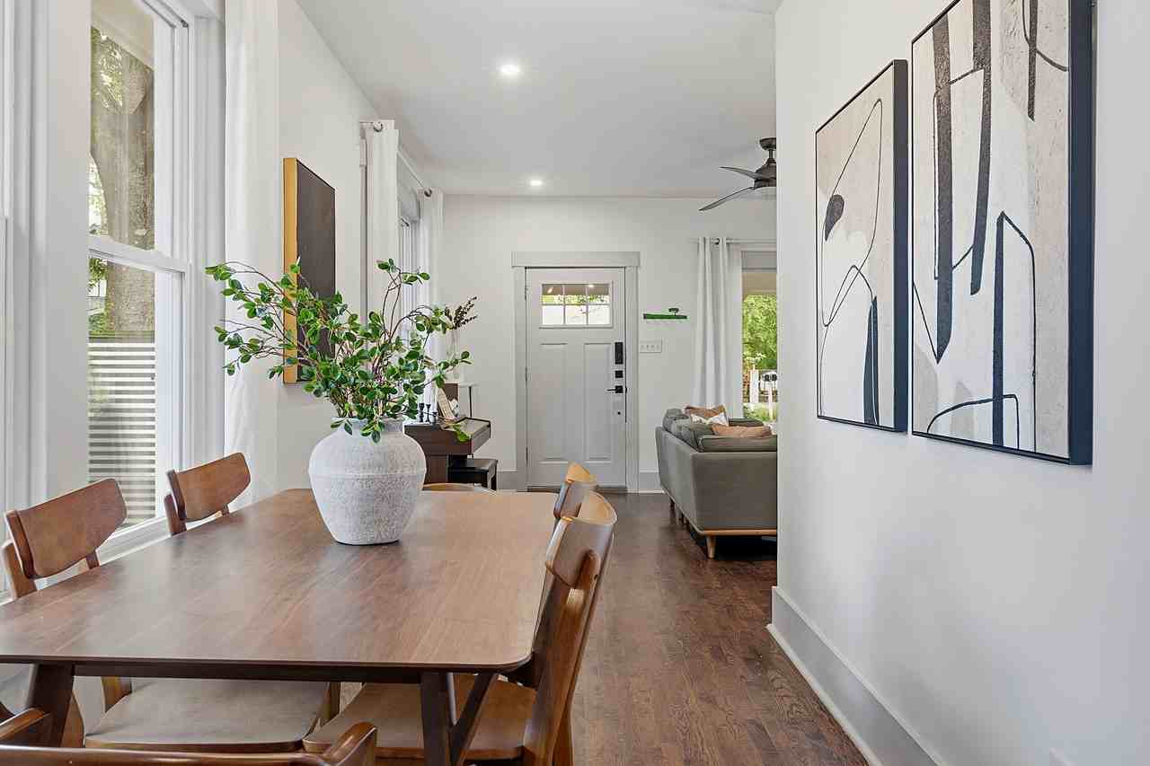 1122 Gunter St - Photo 5 of 30