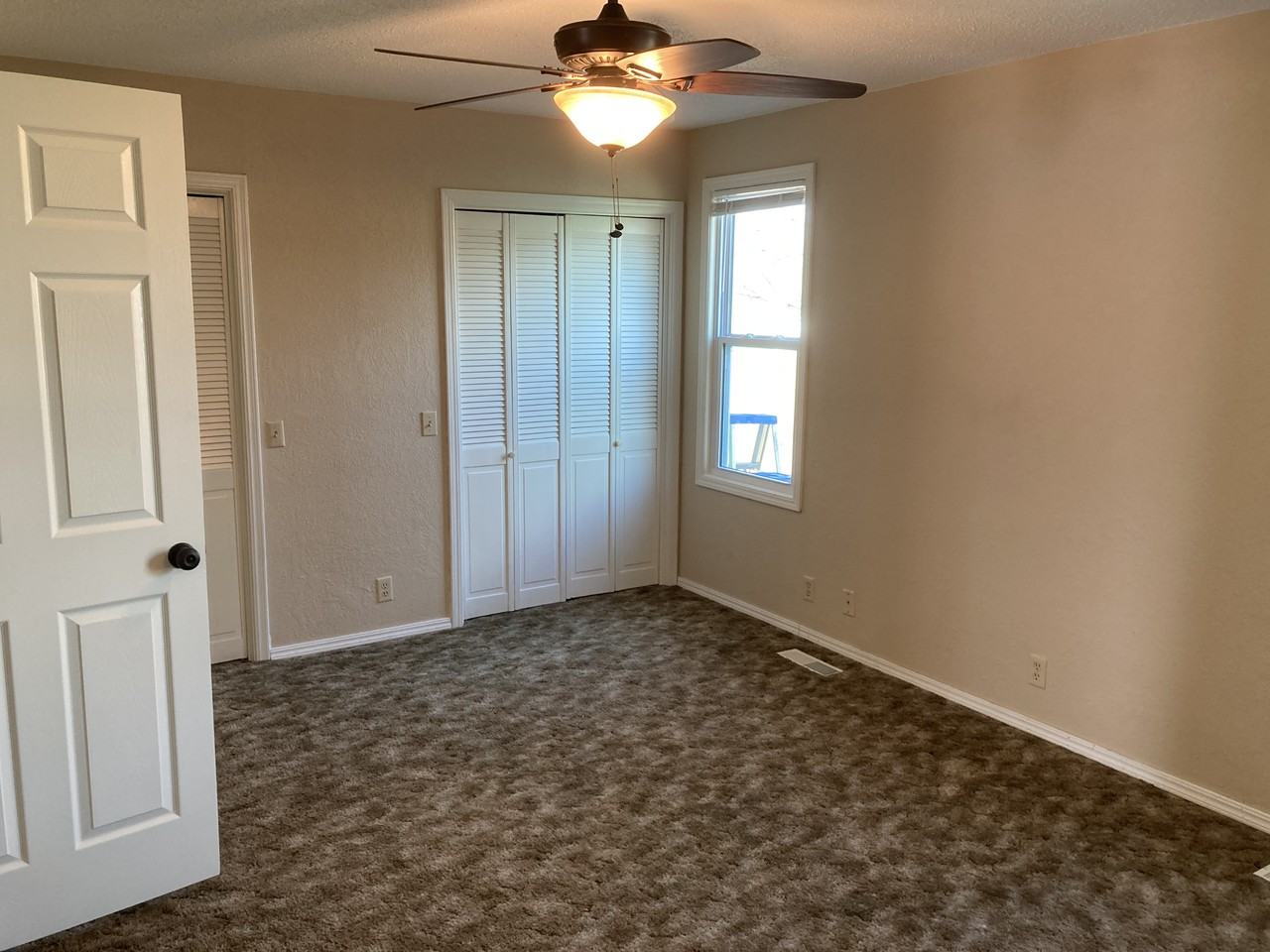 1608 7th St - Photo 3 of 12