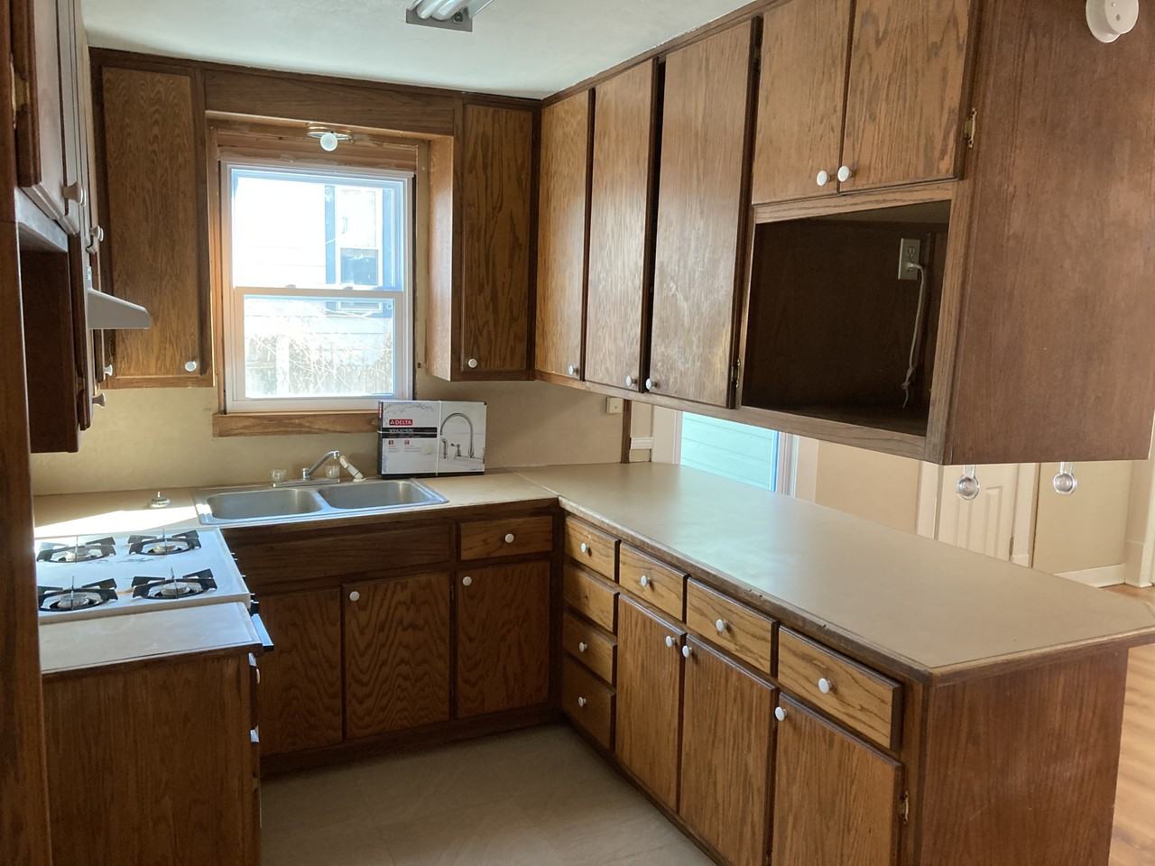 1608 7th St - Photo 4 of 12