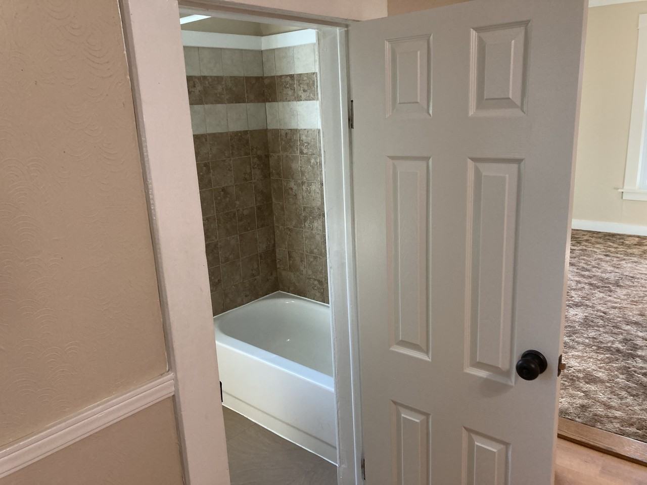 1608 7th St - Photo 7 of 12