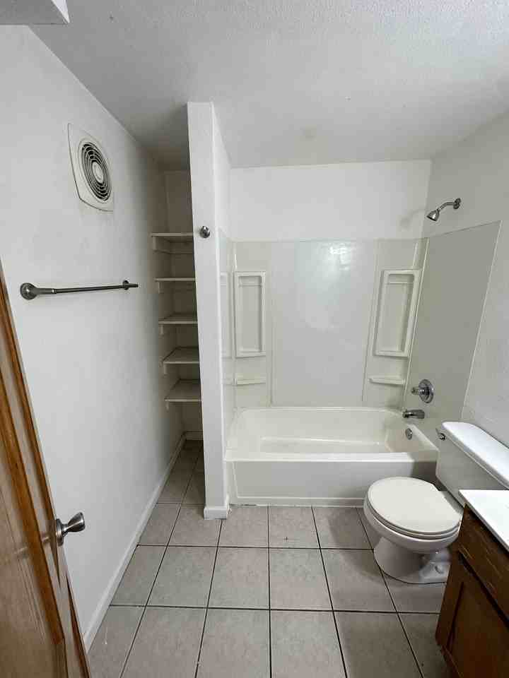 1635 White St #3 - Photo 2 of 6