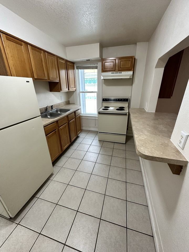 1635 White St #3 - Photo 3 of 6