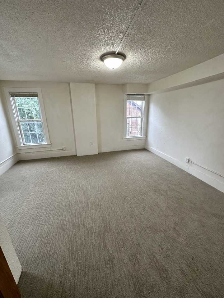 1635 White St #3 - Photo 5 of 6