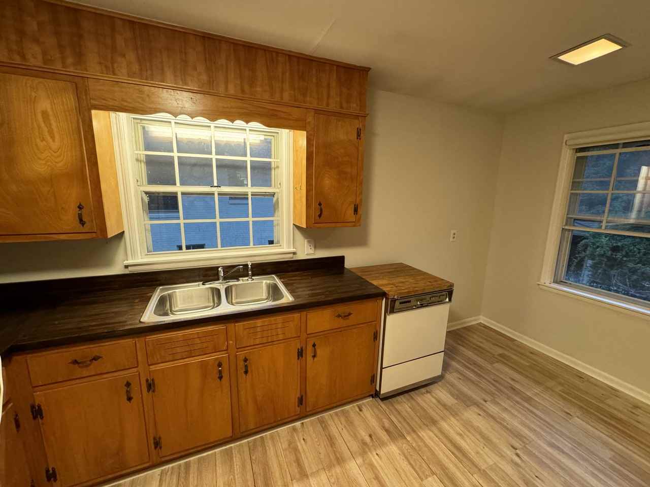 5960 Crestwood Cir - Photo 5 of 16