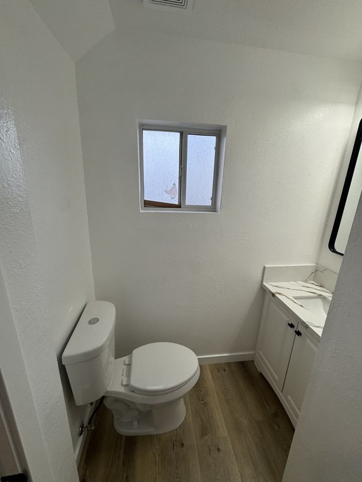 519 E Ridgecrest Blvd #A - Photo 3 of 19