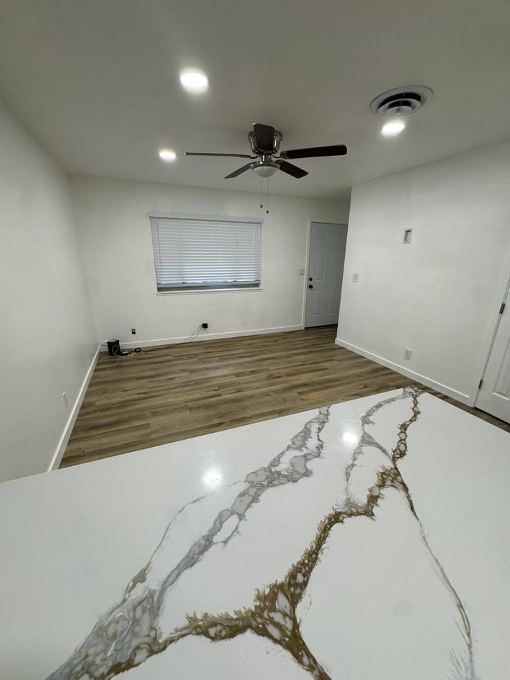 519 E Ridgecrest Blvd #A - Photo 6 of 19