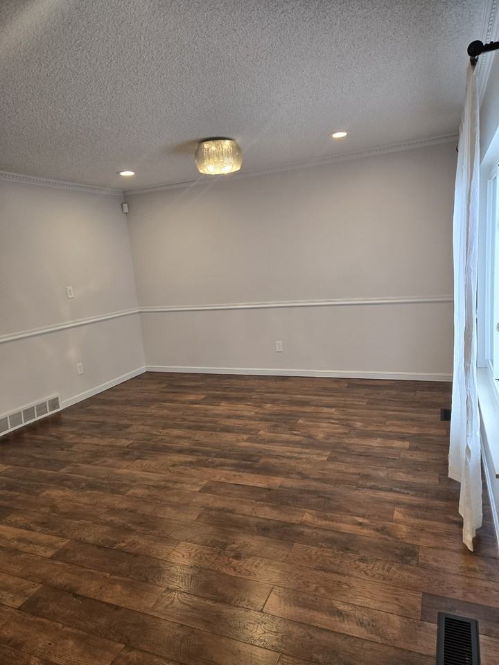 9022 W Stanford Ave - Photo 2 of 15
