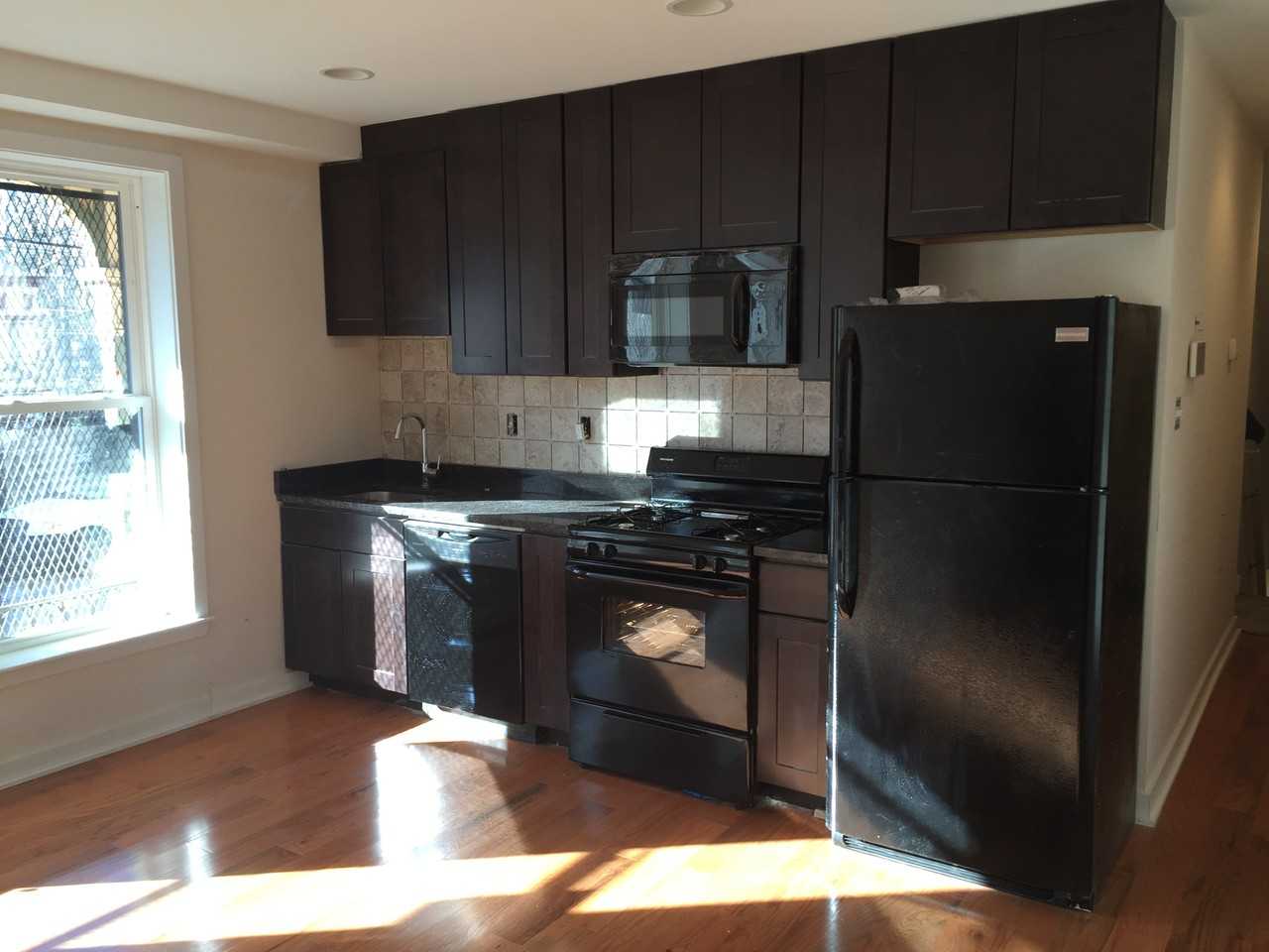 217 S 42nd St #1 - Photo 6 of 14