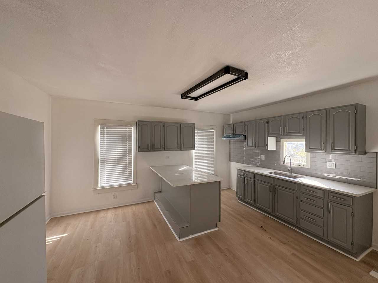 182 Novak St - Photo 2 of 21