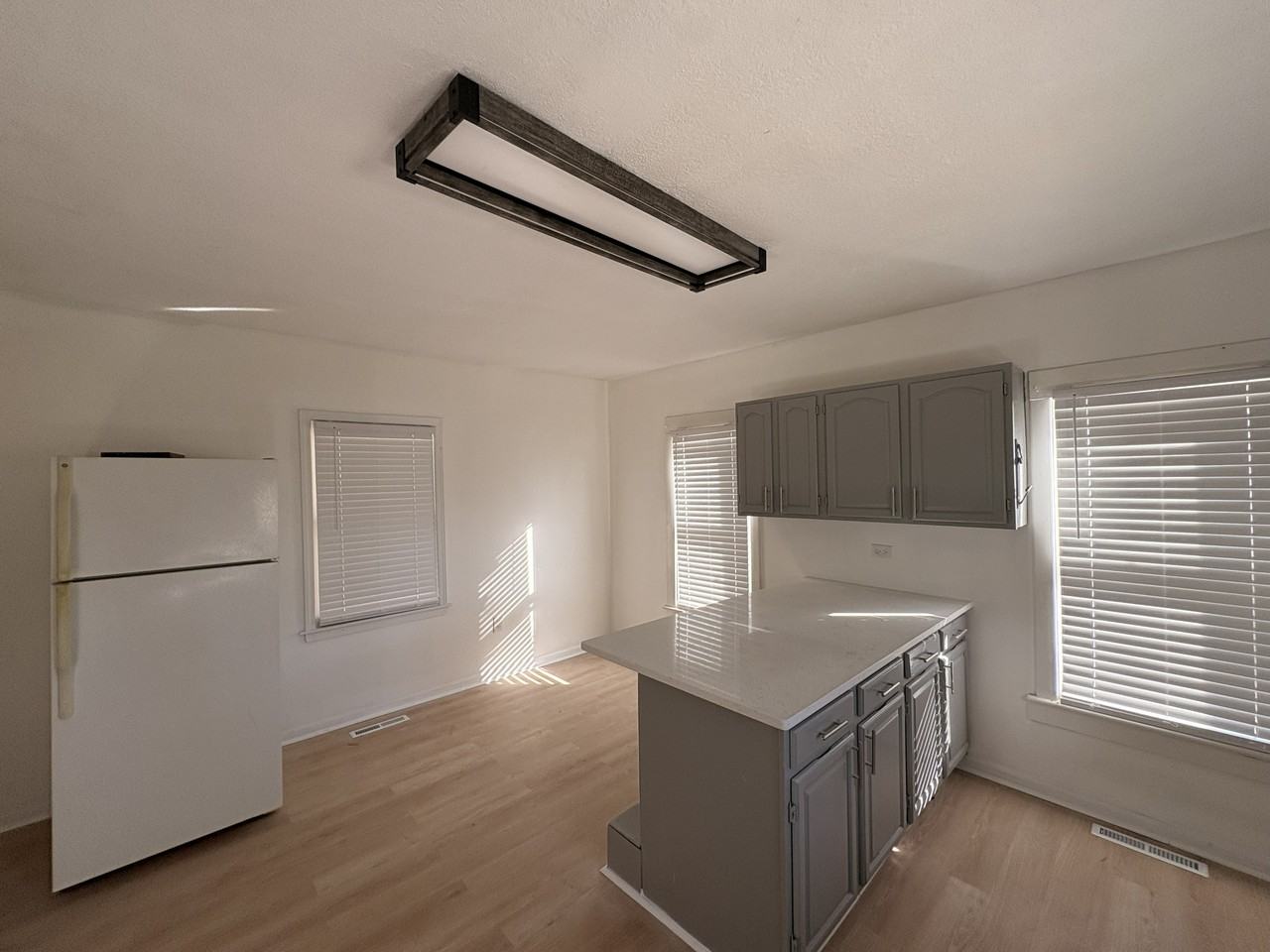 182 Novak St - Photo 3 of 21