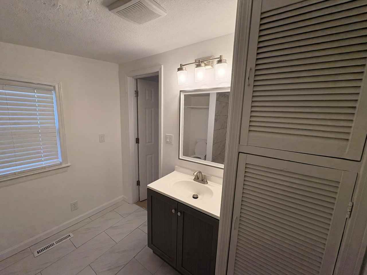 182 Novak St - Photo 6 of 21