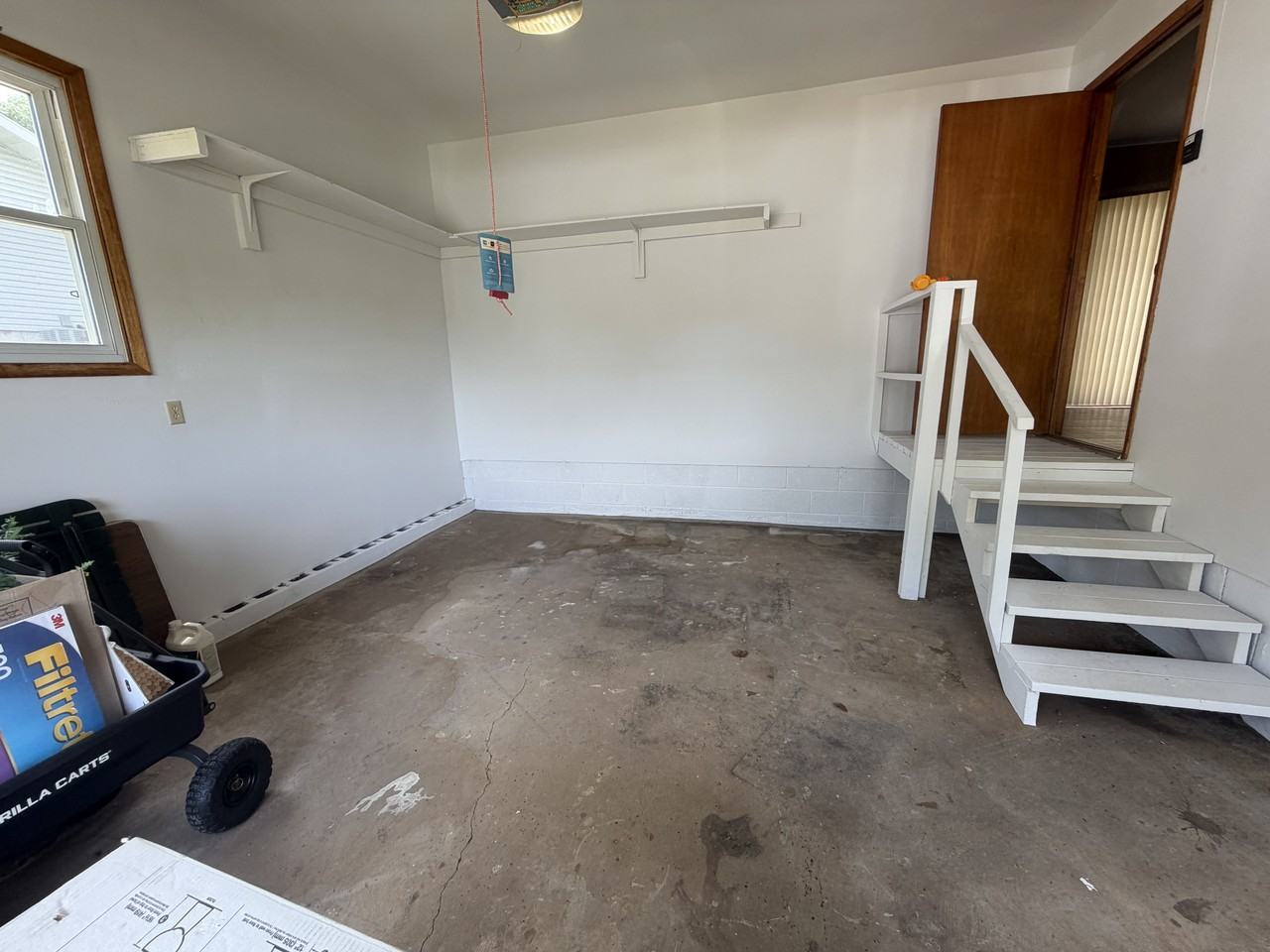 371 Greenbrier Dr - Photo 2 of 11
