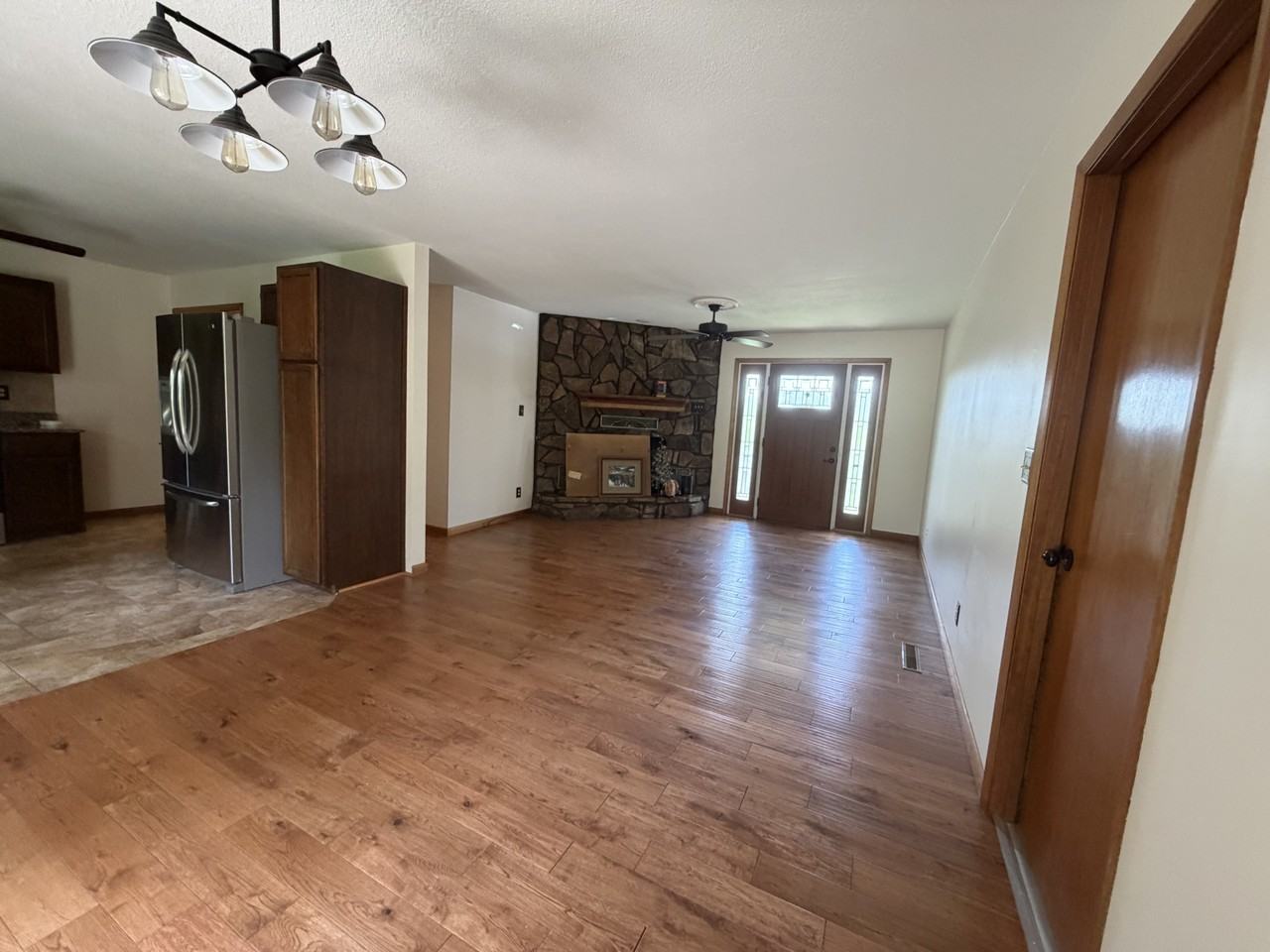 371 Greenbrier Dr - Photo 6 of 11