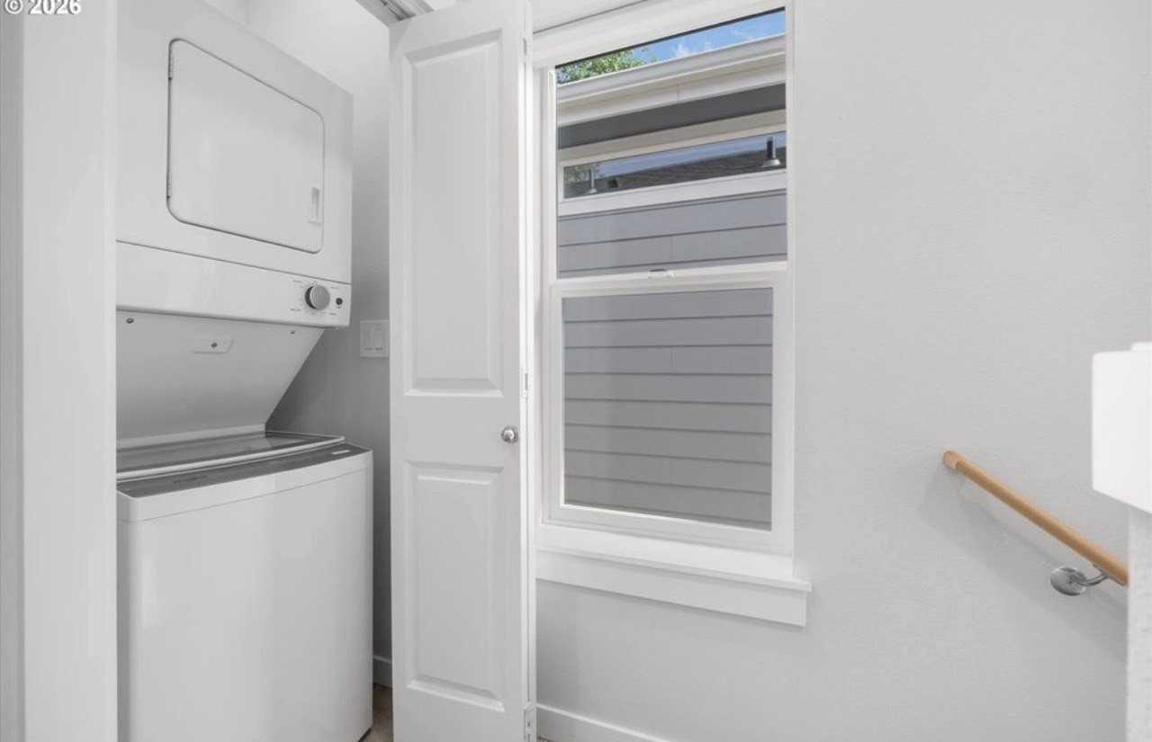 8776 N Newman Ave - Photo 2 of 11