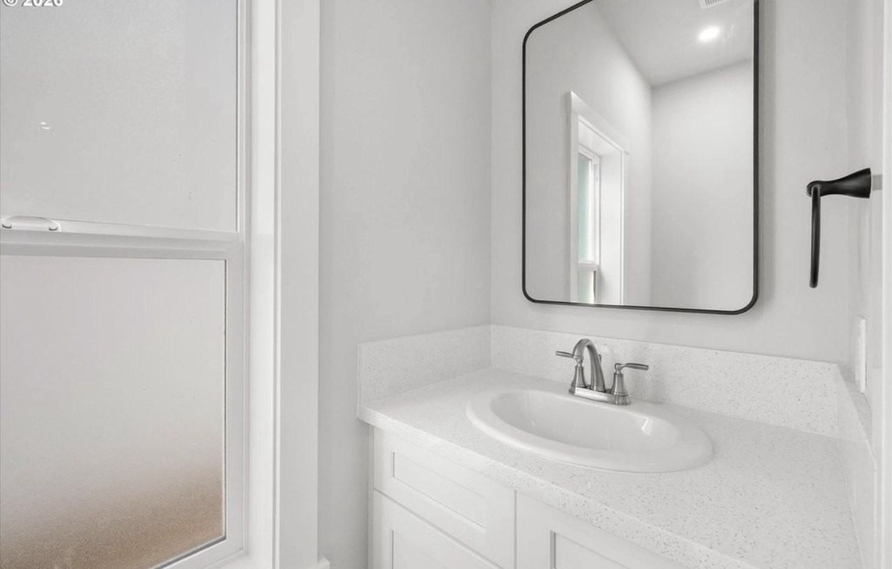 8776 N Newman Ave - Photo 4 of 11