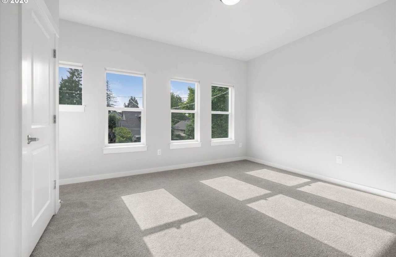 8776 N Newman Ave - Photo 5 of 11
