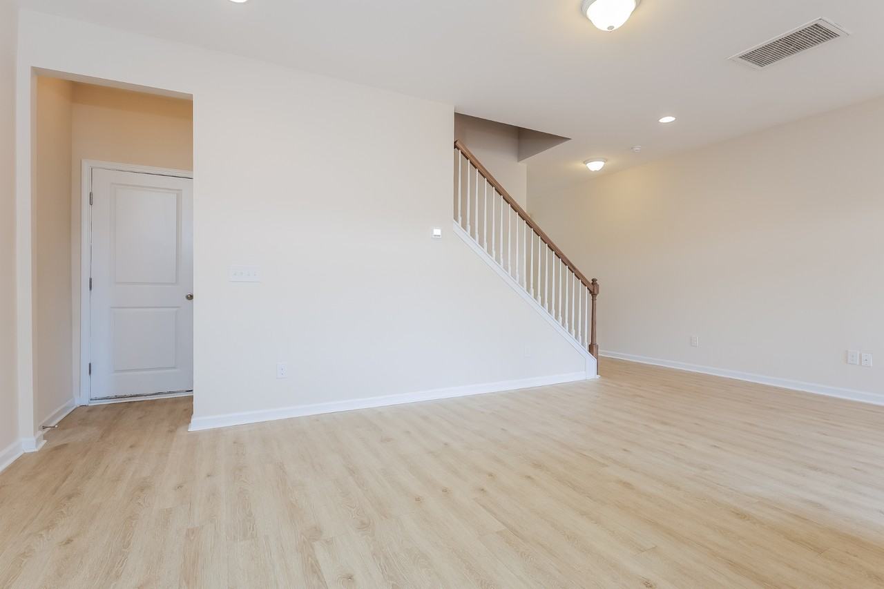 38 Rivers Point Row Unit A - Photo 5 of 26