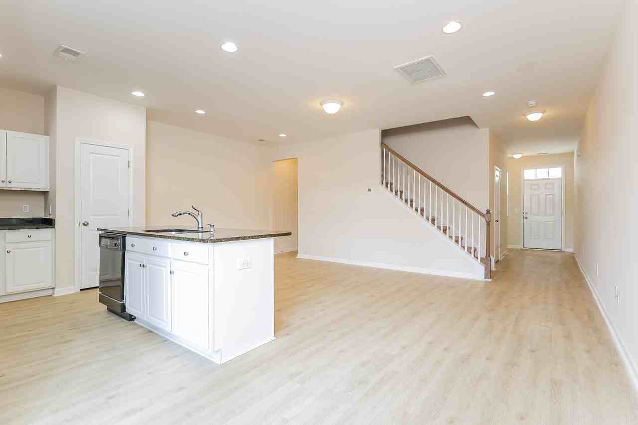 38 Rivers Point Row Unit A - Photo 6 of 26