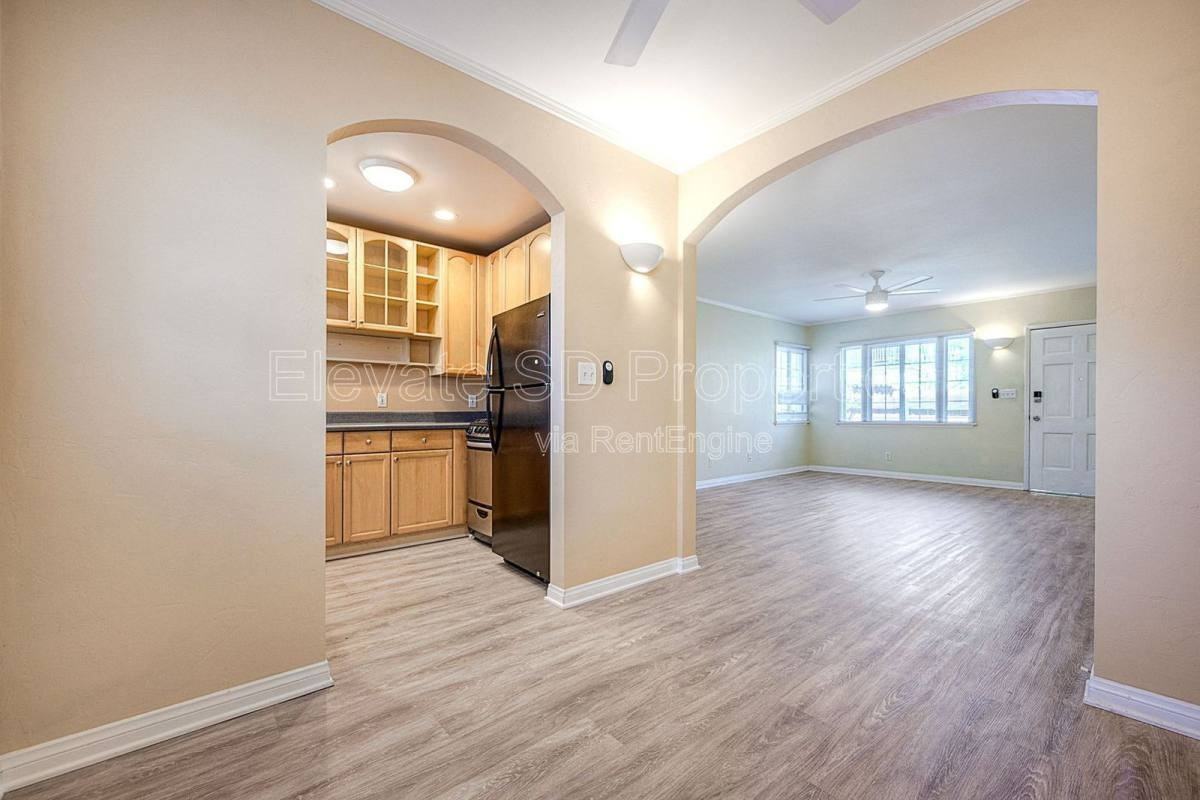 4526 37th St - Photo 3 of 10