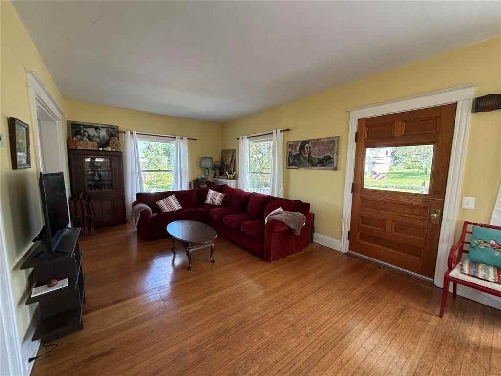 67 Granite St - Photo 4 of 26