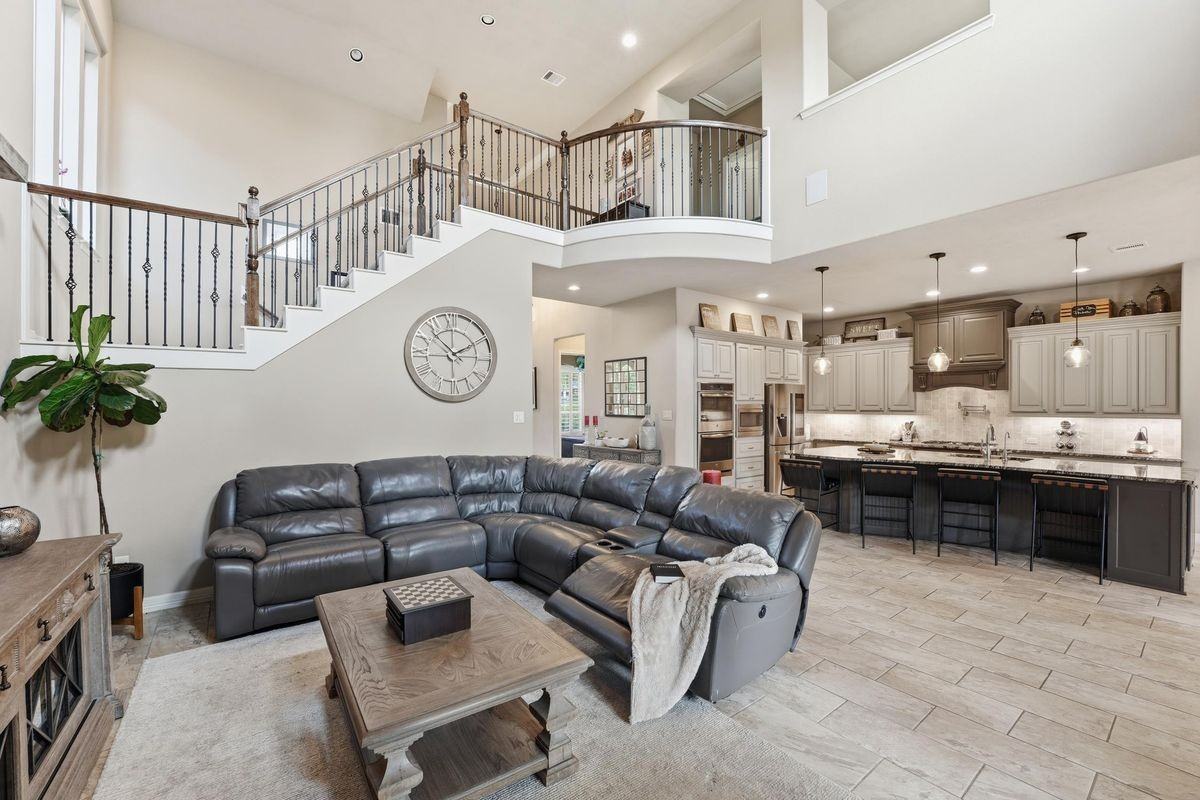 1110 River Bow Dr - Photo 2 of 13