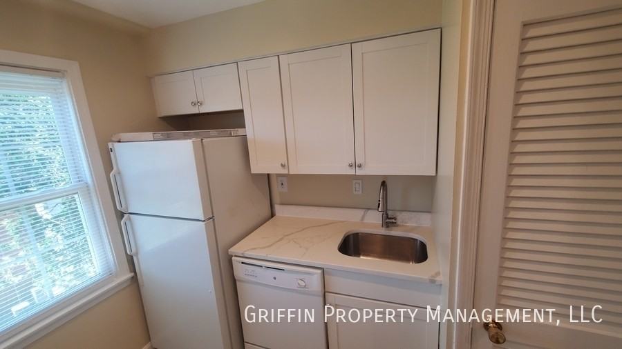 3709 Alabama Ave Se #301 - Photo 4 of 7