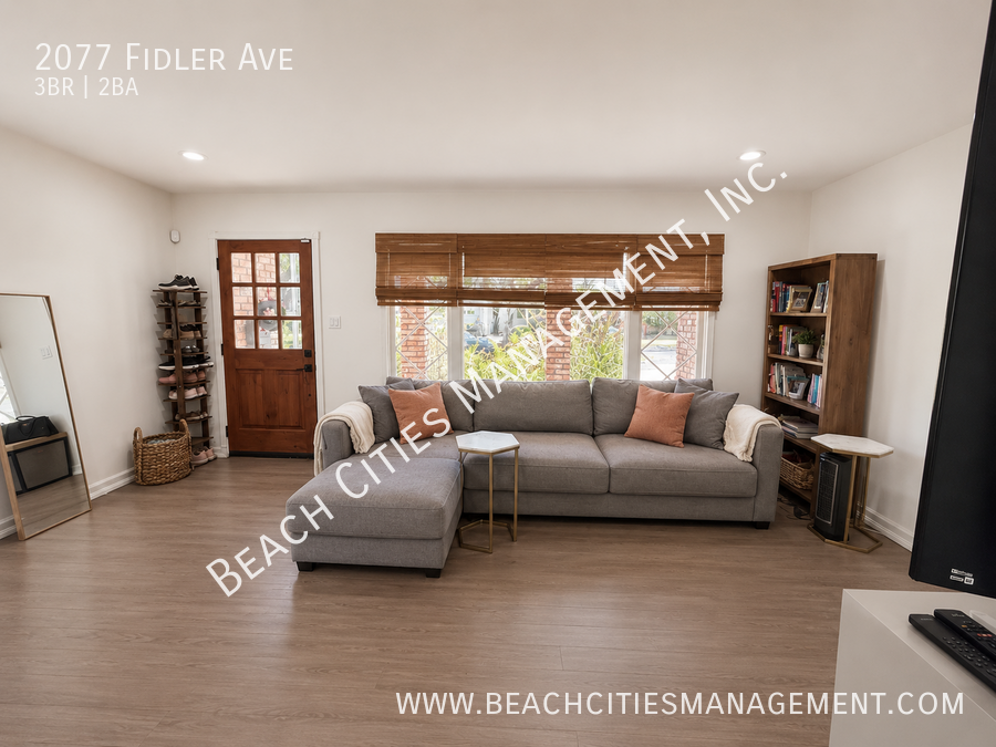 2077 Fidler Ave - Photo 4 of 26