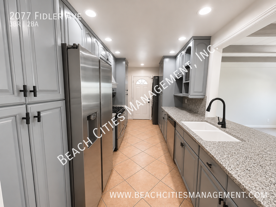 2077 Fidler Ave - Photo 6 of 26