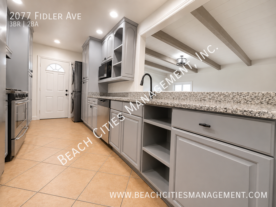 2077 Fidler Ave - Photo 7 of 26